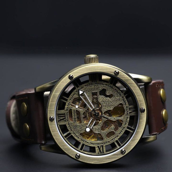 Our Vintage Collection entails a delicate blend of the fine art of mechanical watchmaking with a look and feel that is slightly rugged yet refined. The latest release within our Vintage Series features our successful Perennial model with a brown standard leather strap making up for an irresistible combination of old school vintage looks and modern materials. Simply said, artistically crafted and made complete for Him.